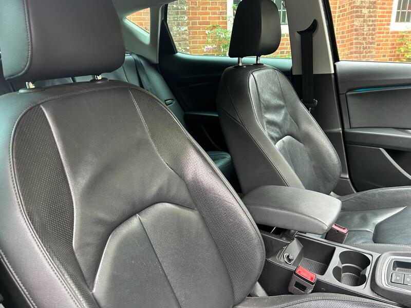SEAT LEON