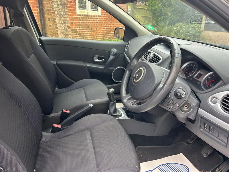 View RENAULT CLIO 1.2 TCe 16v Dynamique