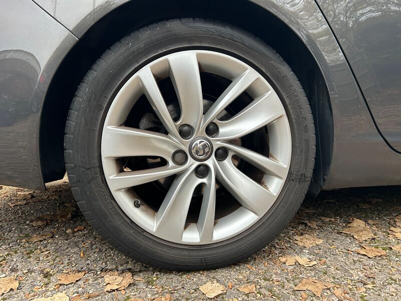 VAUXHALL INSIGNIA