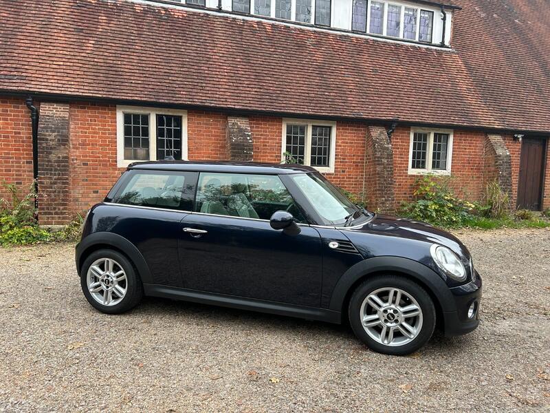 View MINI HATCH 1.6 Cooper Hatch