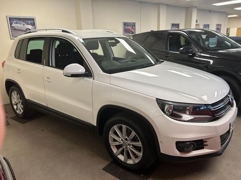 View VOLKSWAGEN TIGUAN 2.0 TDI BlueMotion Tech SE