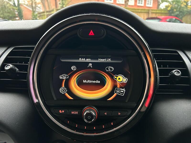 MINI HATCH