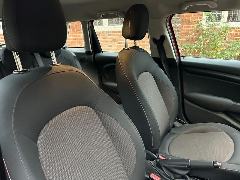 MINI HATCH