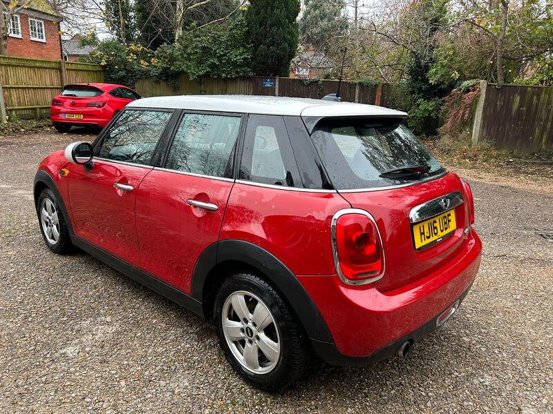 MINI HATCH