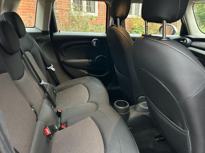 MINI HATCH