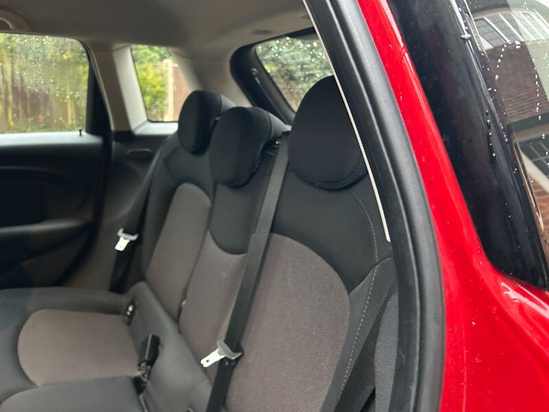 MINI HATCH