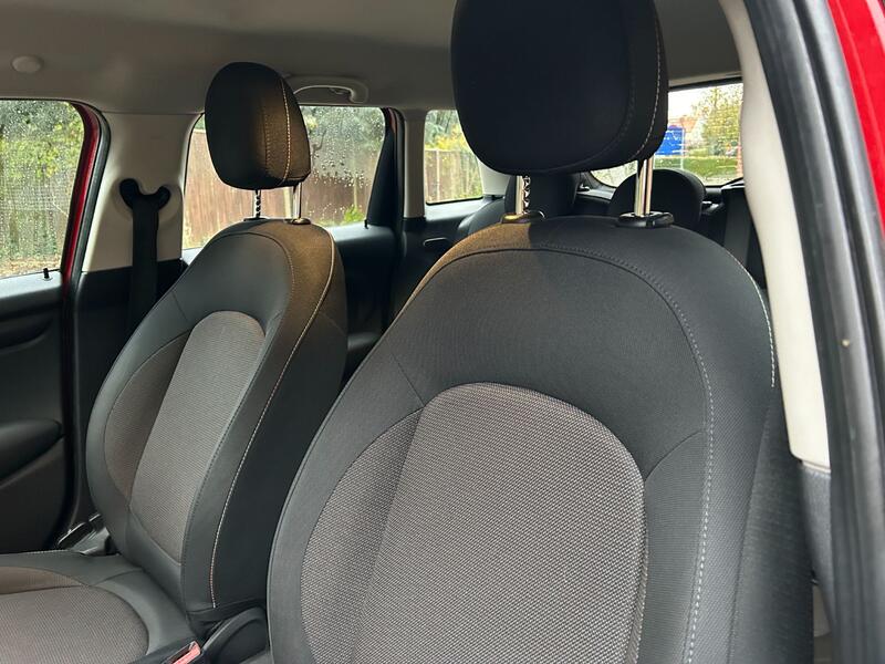 MINI HATCH