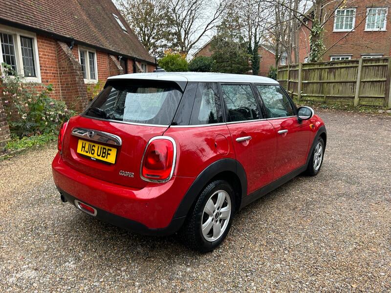 MINI HATCH