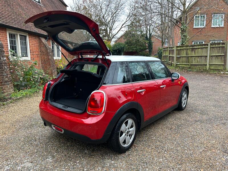 MINI HATCH