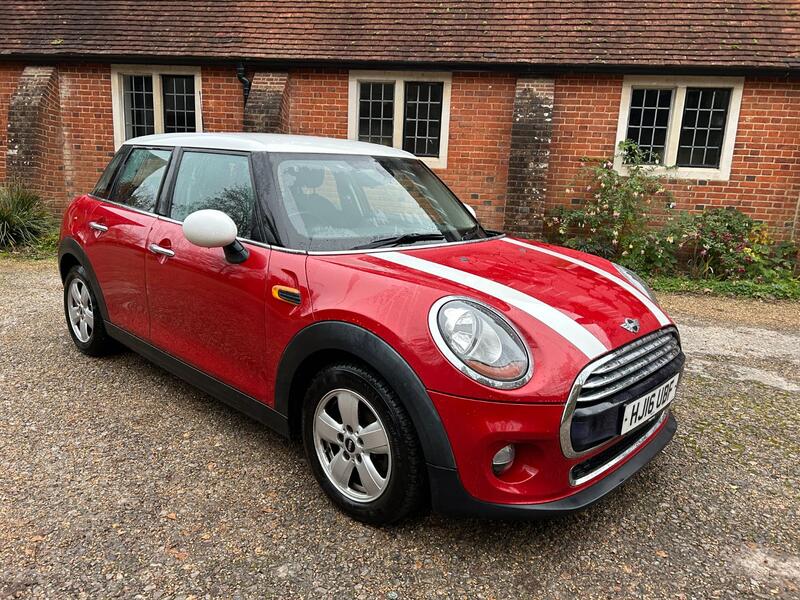 MINI HATCH