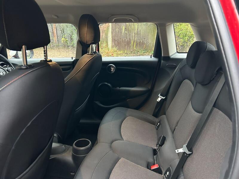 MINI HATCH