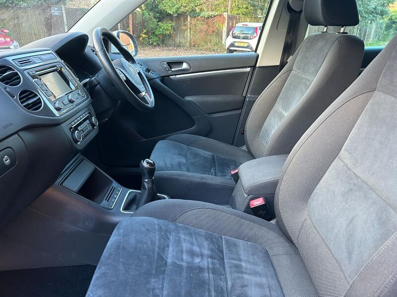 View VOLKSWAGEN TIGUAN 2.0 TDI BlueMotion Tech Match