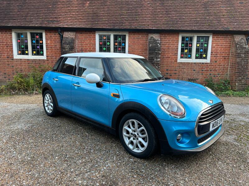 MINI HATCH