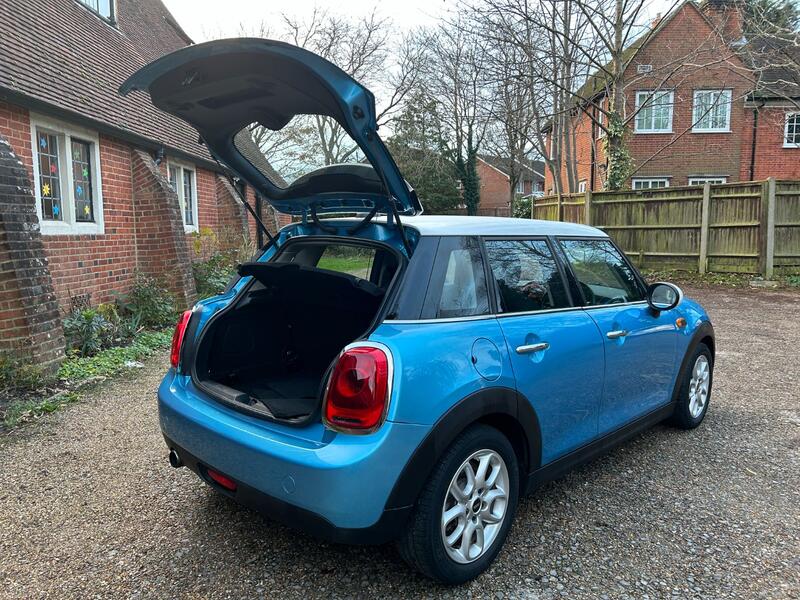 MINI HATCH