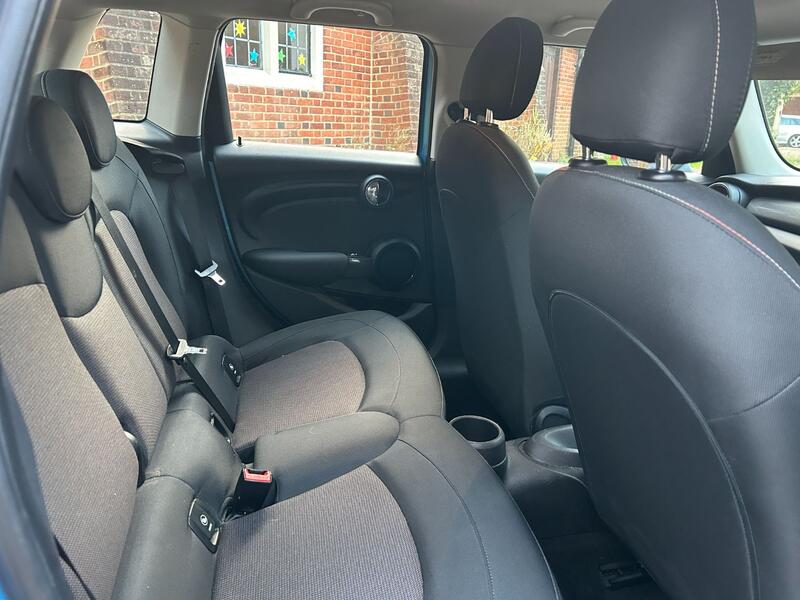 MINI HATCH