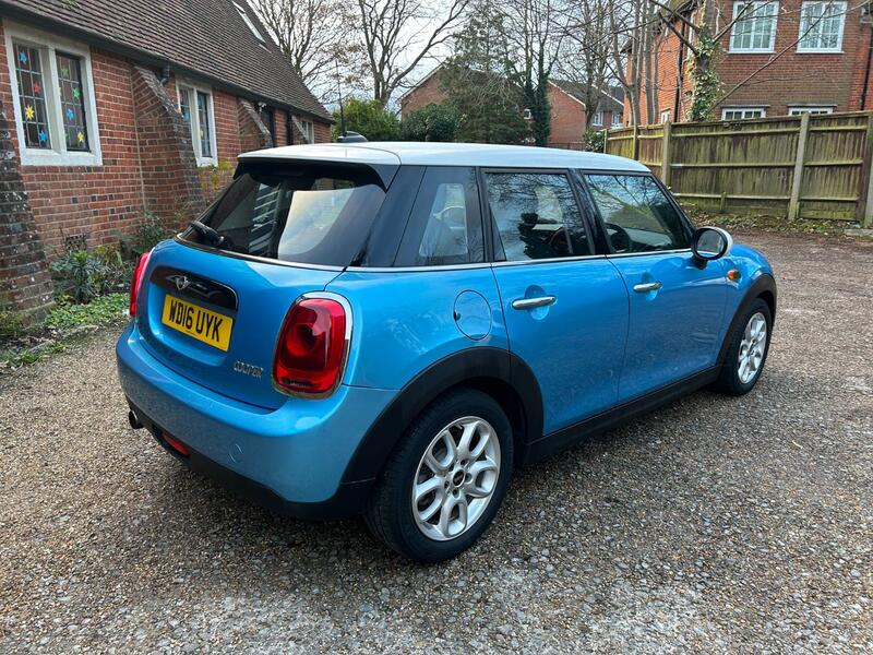 MINI HATCH