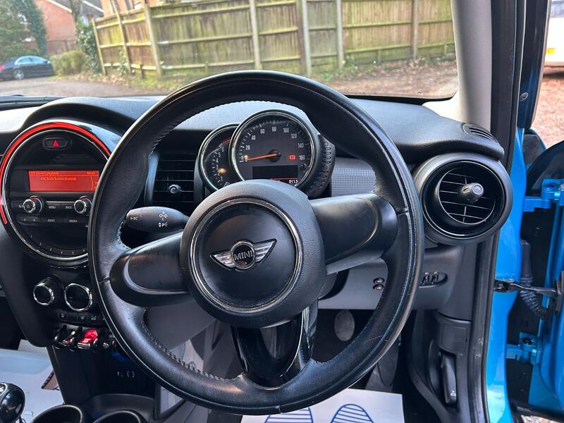 MINI HATCH