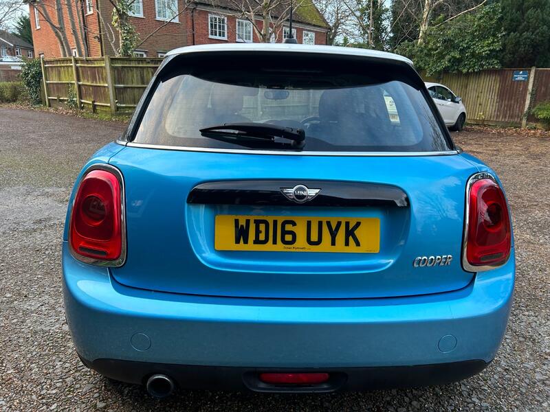 MINI HATCH