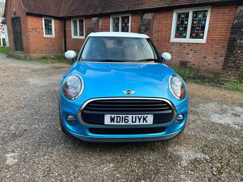 MINI HATCH