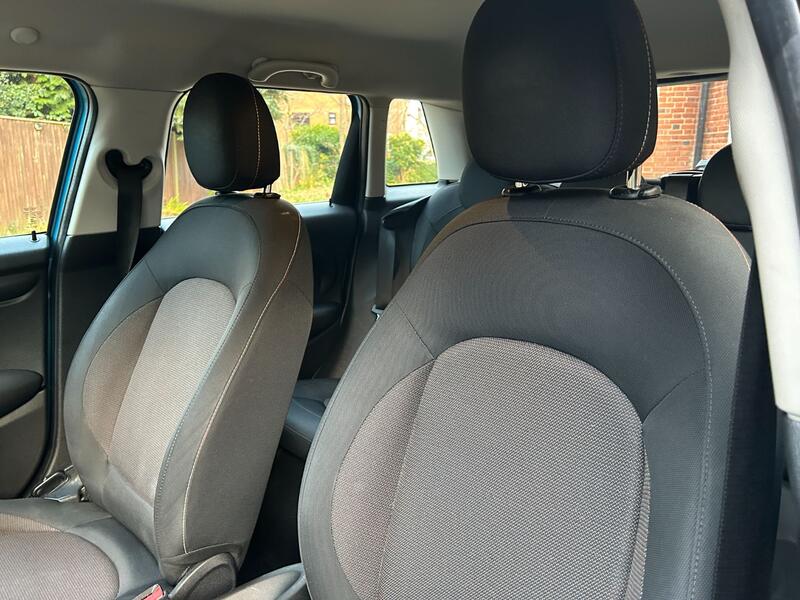 MINI HATCH