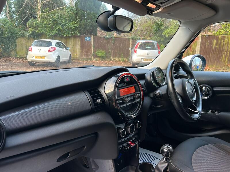 MINI HATCH