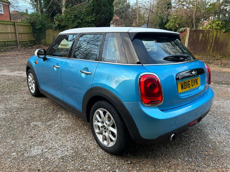 MINI HATCH