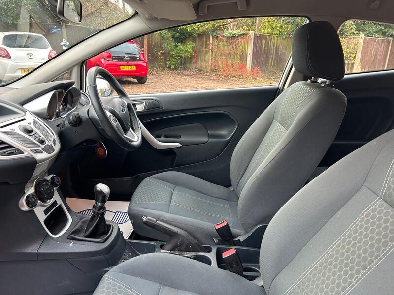 View FORD FIESTA 1.3 Zetec