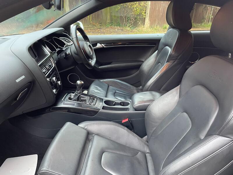 View AUDI A5 2.0 TDI Black Edition