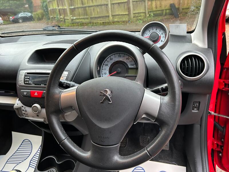 PEUGEOT 107
