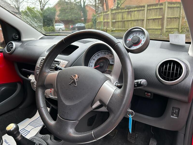 PEUGEOT 107
