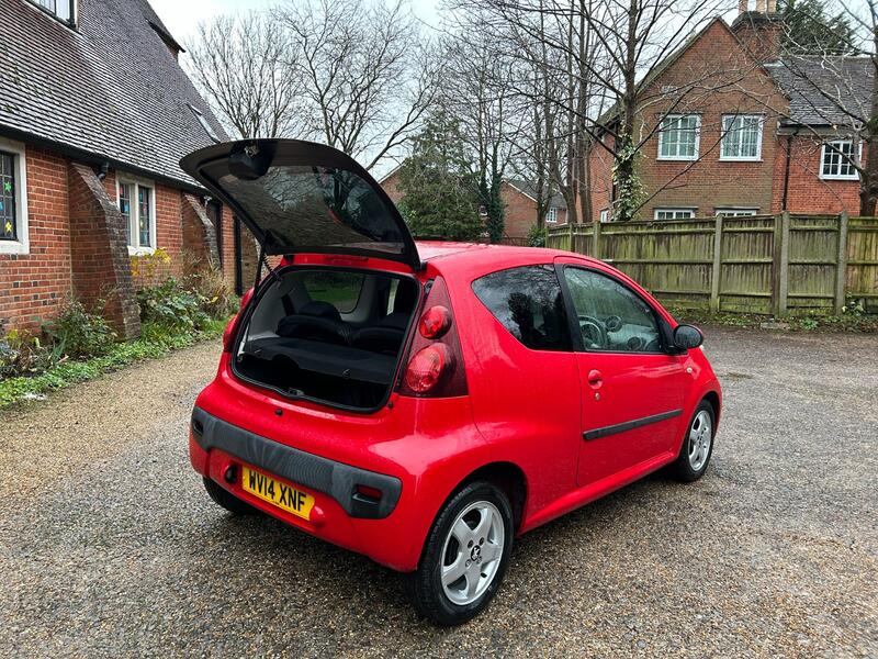 PEUGEOT 107