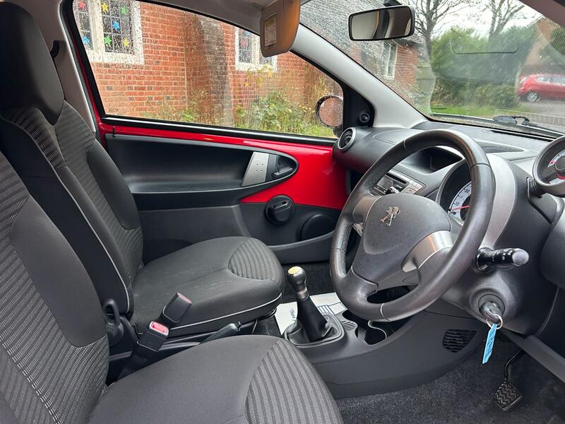 View PEUGEOT 107 1.0 12V Allure