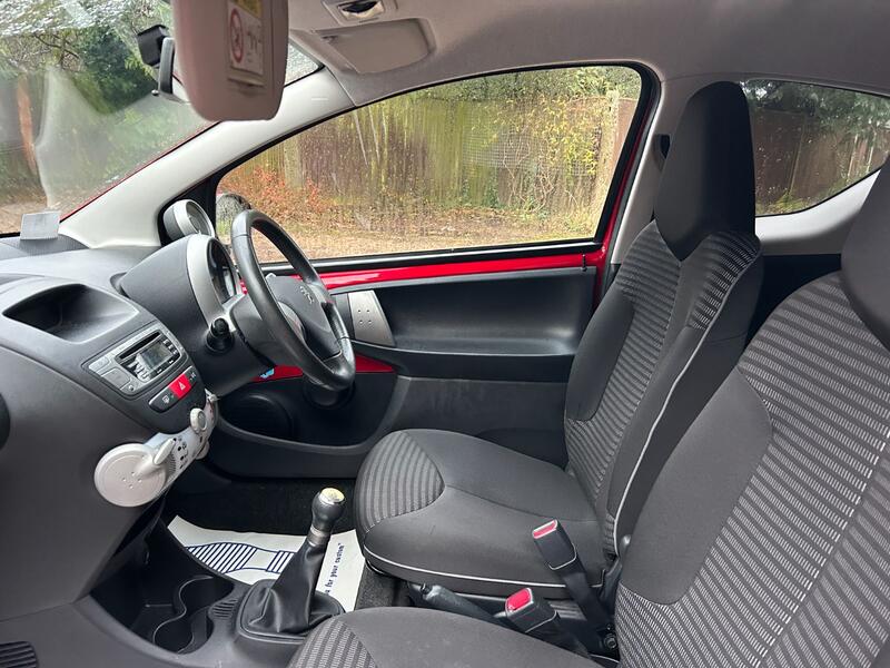 View PEUGEOT 107 1.0 12V Allure