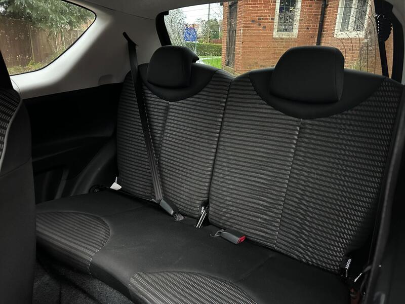 PEUGEOT 107