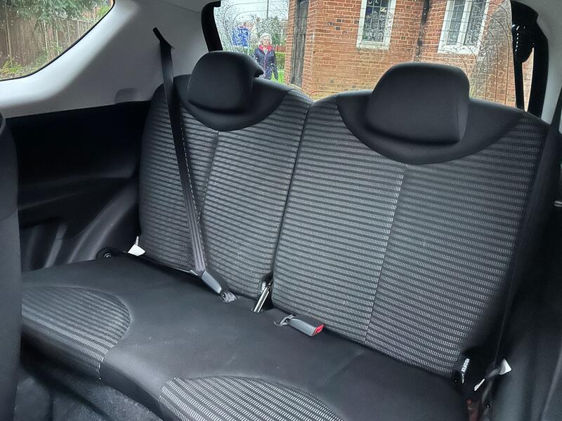 PEUGEOT 107