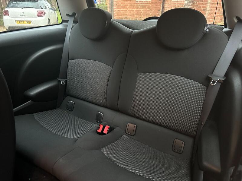 MINI HATCH