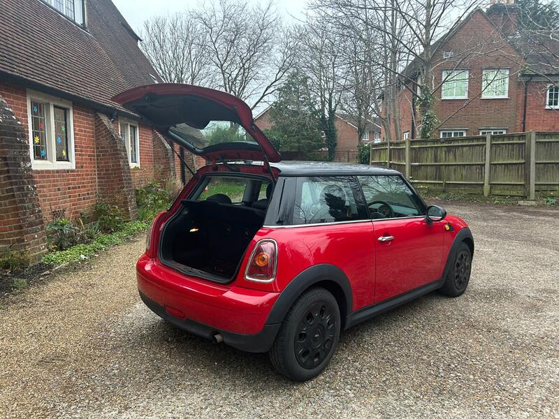 MINI HATCH