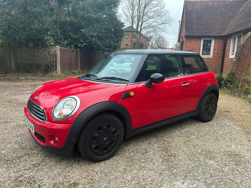 MINI HATCH
