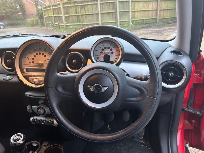 MINI HATCH