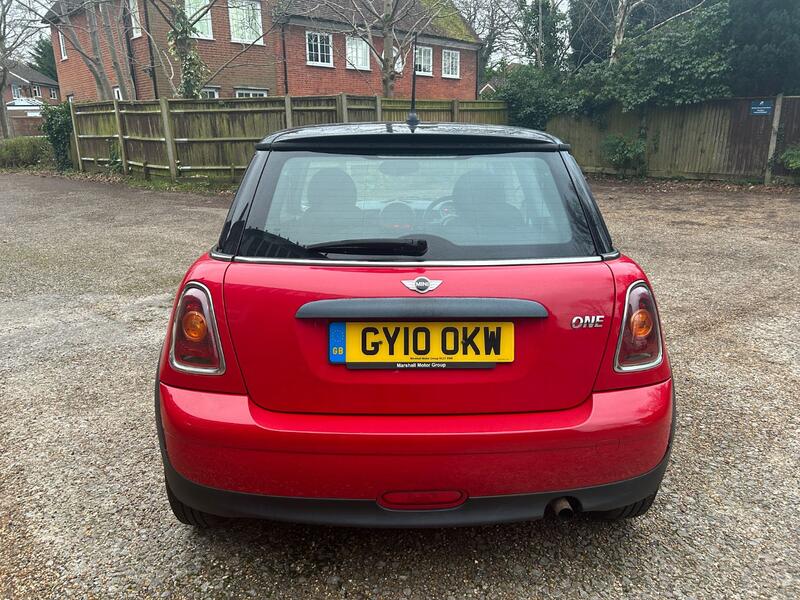 MINI HATCH