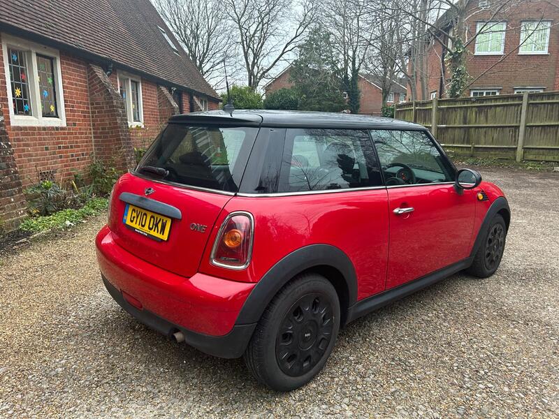 MINI HATCH