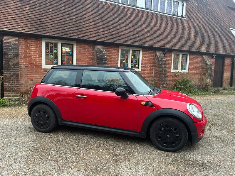 View MINI HATCH 1.6 One Hatch