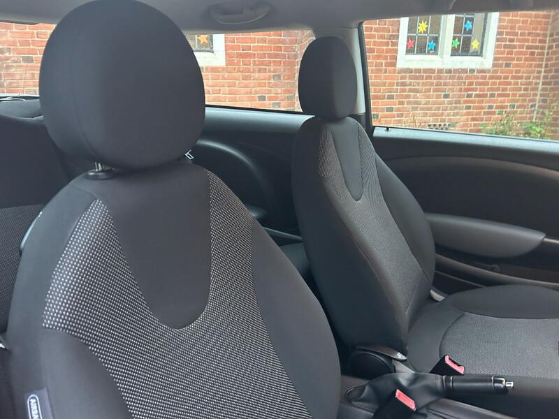 MINI HATCH