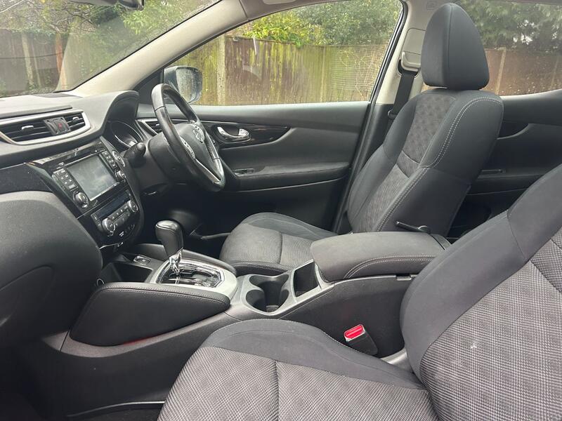 View NISSAN QASHQAI 1.6 dCi Acenta Premium Automatic