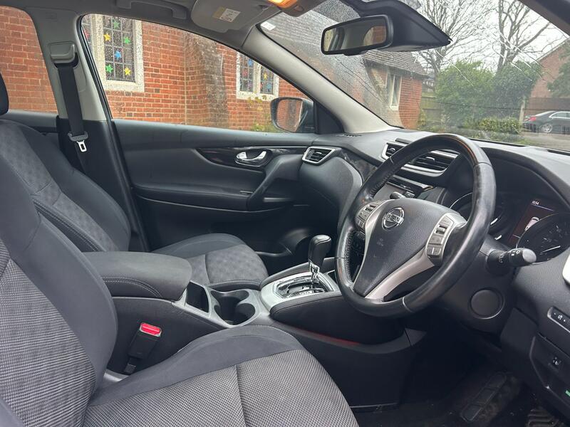 View NISSAN QASHQAI 1.6 dCi Acenta Premium Automatic