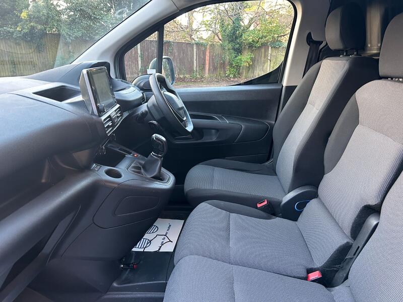 View PEUGEOT PARTNER 1.6 BlueHDi 650 Professional