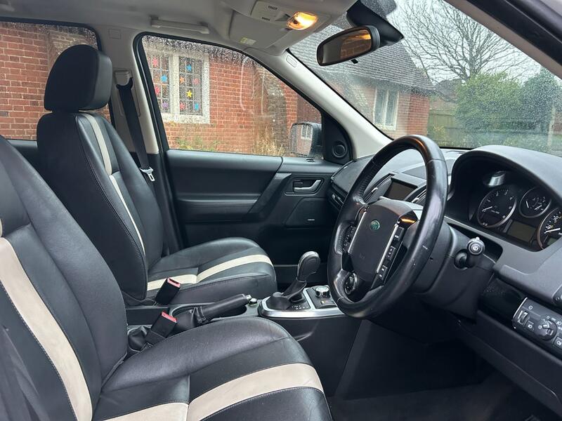 View LAND ROVER FREELANDER 2 2.2 SD4 Sport LE Automatic
