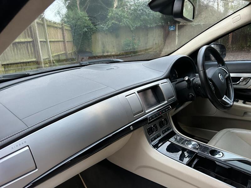 JAGUAR XF