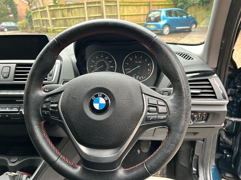 BMW 1 SERIES