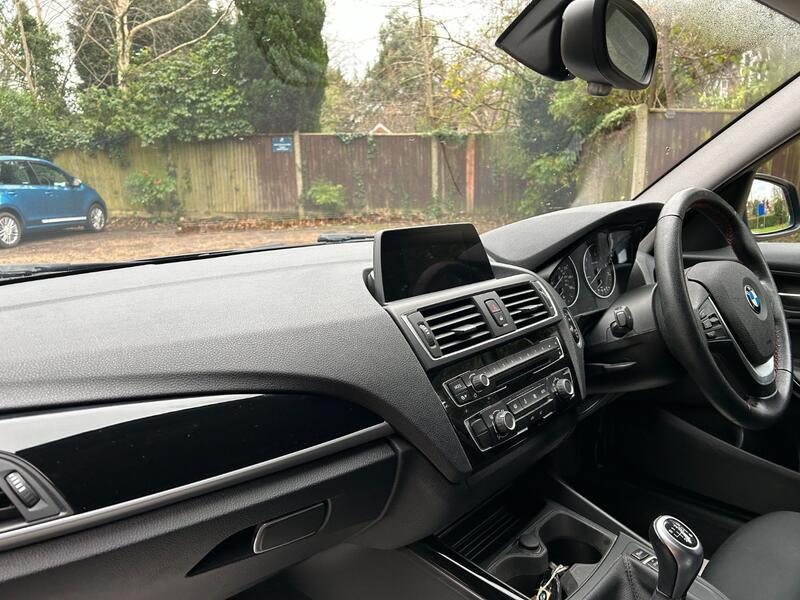 BMW 1 SERIES